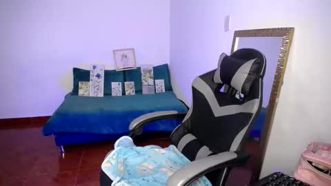 Mariana online show from 12-17-25, 03:12