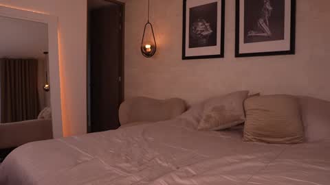 MARIANA  online show from 09-18-25, 10:34