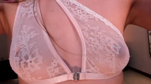 Snapshot of mariannelane1 chatting on 12-04-24, 12:41 Marianne  online show from 12-04-24, 12:41