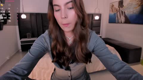 Snapshot of mariannelane1 chatting on 02-07-25, 09:48 Marianne  online show from 02-07-25, 09:48