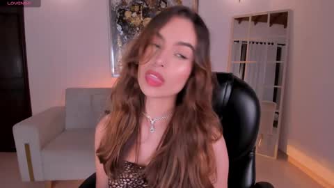 Snapshot of mariannelane1 chatting on 02-18-25, 01:10 Marianne  online show from 02-18-25, 01:10
