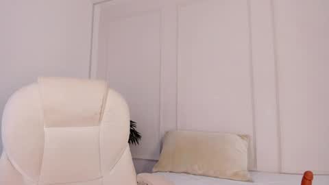 Maria Pettit online show from 02-01-25, 12:29