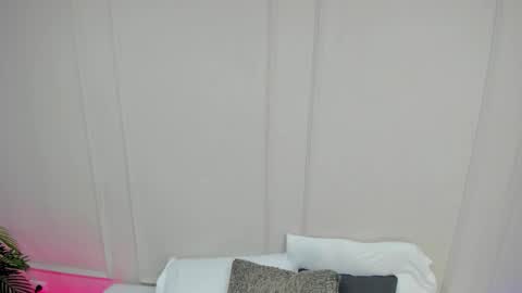 Maria Pettit online show from 11-23-25, 10:04