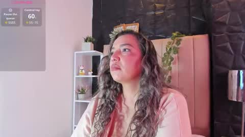 marie_hss online show from 11-19-25, 02:39