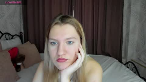 Snapshot of mariel_brown chatting on 12-07-24, 08:44 mariel_brown online show from 12-07-24, 08:44
