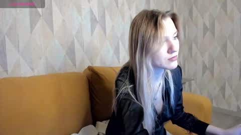 Snapshot of mariel_brown chatting on 12-22-24, 11:33 mariel_brown online show from 12-22-24, 11:33