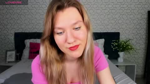 Snapshot of mariel_brown chatting on 01-18-25, 06:21 mariel_brown online show from 01-18-25, 06:21