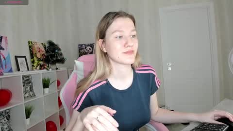 Snapshot of mariel_brown chatting on 02-26-25, 12:03 mariel_brown online show from 02-26-25, 12:03