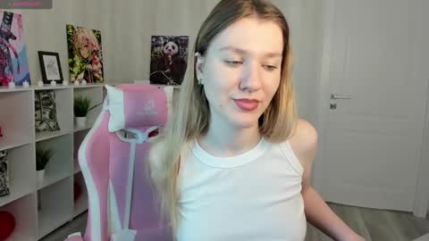 Snapshot of mariel_brown chatting on 03-12-25, 08:41 mariel_brown online show from 03-12-25, 08:41
