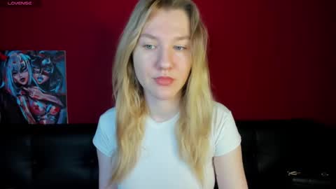 Snapshot of mariel_brown chatting on 09-12-25, 07:52 mariel_brown online show from 09-12-25, 07:52