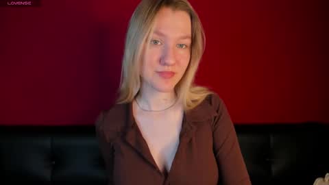 Snapshot of mariel_brown chatting on 09-26-25, 08:29 mariel_brown online show from 09-26-25, 08:29