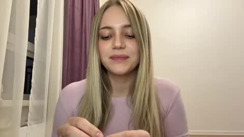 Snapshot of marielademopoulos chatting on 02-24-26, 03:21 Sofia online show from 02-24-26, 03:21