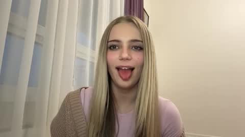 Snapshot of marielademopoulos chatting on 03-01-26, 03:14 Sofia online show from 03-01-26, 03:14