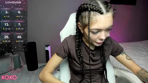 Maria  online show from 10-30-25, 10:06