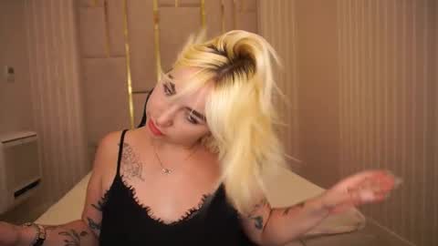 Mariella online show from 09-24-25, 01:36