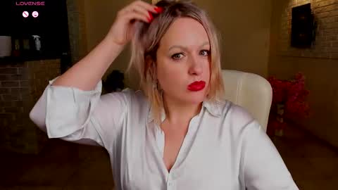 Snapshot of mariemlui chatting on 11-14-25, 06:06 mariemlui online show from 11-14-25, 06:06