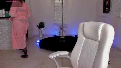 Snapshot of mariemlui chatting on 11-17-25, 04:35 mariemlui online show from 11-17-25, 04:35