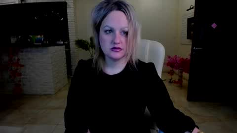 Snapshot of mariemlui chatting on 12-03-25, 12:25 mariemlui online show from 12-03-25, 12:25