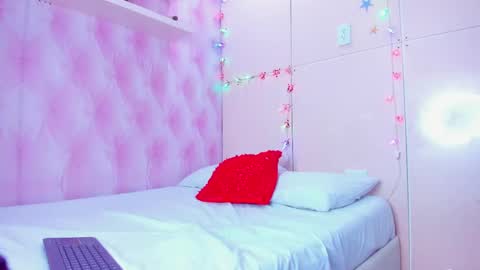 Snapshot of mariemyller chatting on 12-24-24, 06:50 Marie online show from 12-24-24, 06:50