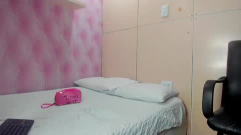 Snapshot of mariemyller chatting on 01-16-25, 11:59 Marie online show from 01-16-25, 11:59