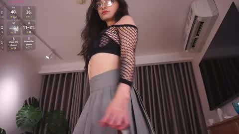 Snapshot of mariena_ chatting on 02-19-26, 12:12 Mia online show from 02-19-26, 12:12
