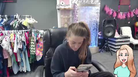 Snapshot of mariewaters chatting on 01-29-25, 04:30 Marie Ann Waters online show from 01-29-25, 04:30