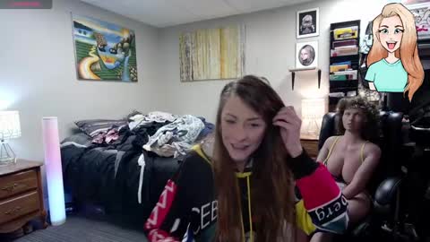 Snapshot of mariewaters chatting on 02-01-25, 12:40 Marie Ann Waters online show from 02-01-25, 12:40