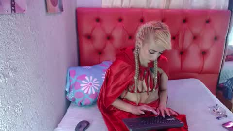 Snapshot of marilynblonde__ chatting on 02-04-26, 04:07 Marilyn online show from 02-04-26, 04:07