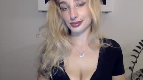 Snapshot of marilyndevilish chatting on 12-09-24, 09:26 MarilynDevilish online show from 12-09-24, 09:26