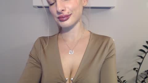 Snapshot of marilyndevilish chatting on 12-13-24, 07:32 MarilynDevilish online show from 12-13-24, 07:32