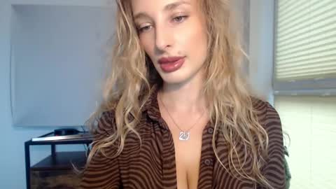 Snapshot of marilyndevilish chatting on 01-18-25, 08:31 MarilynDevilish online show from 01-18-25, 08:31