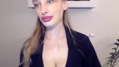 Snapshot of marilyndevilish chatting on 01-24-25, 09:37 MarilynDevilish online show from 01-24-25, 09:37