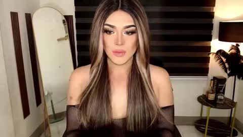 Snapshot of marinamorets chatting on 12-21-24, 02:52 marina online show from 12-21-24, 02:52