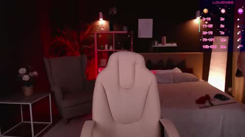 Snapshot of marine_vact chatting on 09-30-25, 02:11 Marine  online show from 09-30-25, 02:11