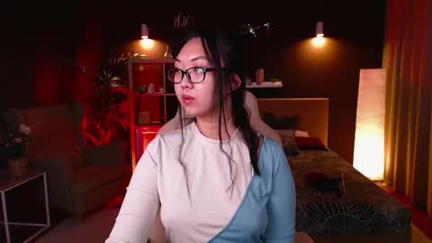 Snapshot of marine_vact chatting on 10-13-25, 02:06 Marine  online show from 10-13-25, 02:06