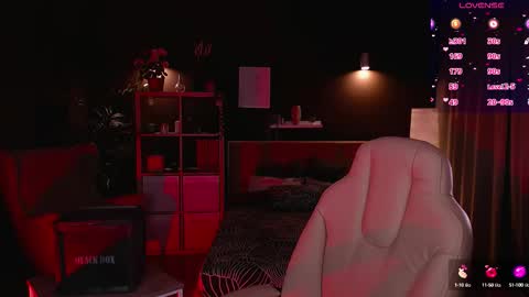 Snapshot of marine_vact chatting on 10-14-25, 02:07 Marine  online show from 10-14-25, 02:07