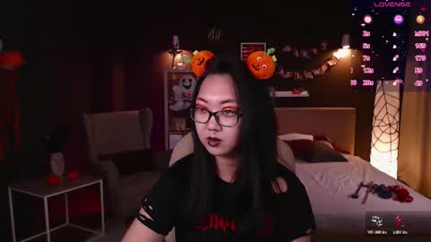 Snapshot of marine_vact chatting on 10-26-25, 02:01 Marine  online show from 10-26-25, 02:01