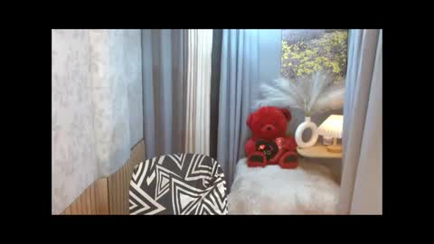 Snapshot of mariposa_911 chatting on 04-19-26, 06:10 LEAH online show from 04-19-26, 06:10