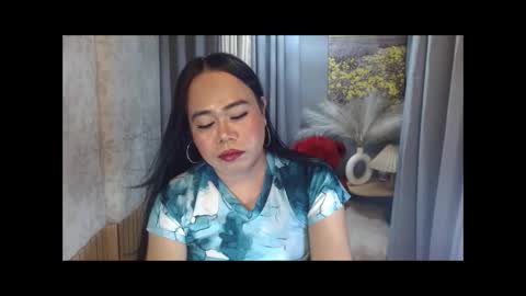 Snapshot of mariposa_911 chatting on 04-21-26, 05:17 LEAH online show from 04-21-26, 05:17