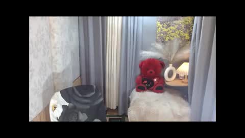 Snapshot of mariposa_911 chatting on 04-22-26, 05:03 LEAH online show from 04-22-26, 05:03