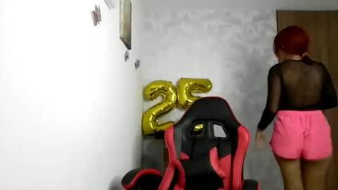 Snapshot of mariposa_skye chatting on 11-05-25, 10:43 Mariposa online show from 11-05-25, 10:43