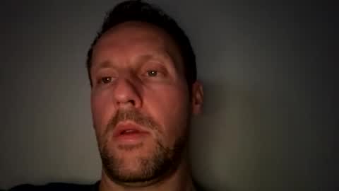 Snapshot of mark__39 chatting on 11-19-25, 12:43 Mark online show from 11-19-25, 12:43