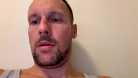 Snapshot of mark__39 chatting on 11-21-25, 12:48 Mark online show from 11-21-25, 12:48