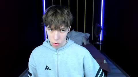 Mark online show from 04-12-26, 09:47