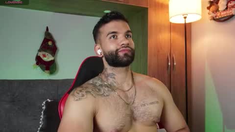 Mark online show from 12-20-25, 10:28