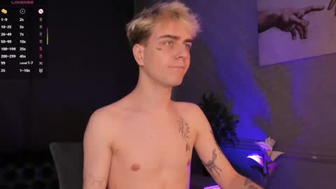 Snapshot of mark_ivory chatting on 02-09-26, 03:38 Mark online show from 02-09-26, 03:38