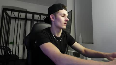 Snapshot of mark_karson chatting on 09-30-25, 06:57 MARK KARSON online show from 09-30-25, 06:57