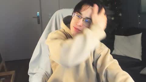 Snapshot of mark_piers chatting on 12-05-25, 06:00 mark online show from 12-05-25, 06:00