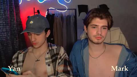 Snapshot of mark_sun chatting on 10-24-25, 03:52 Mark online show from 10-24-25, 03:52