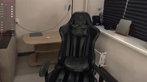 Mark online show from 12-05-25, 02:58